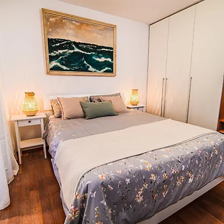 Elegant And Scenic Peaceful - With Terrace Apartmán