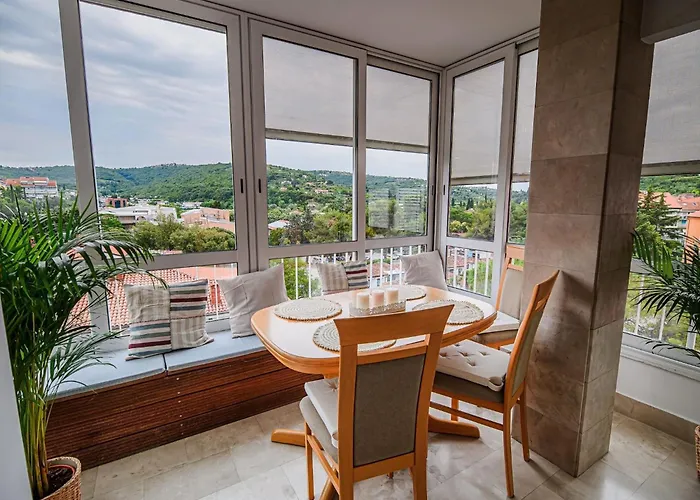 Appartement Elegant And Scenic Peaceful Portoroz - With Terrace