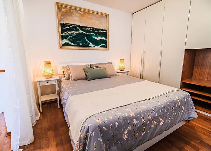 Elegant And Scenic Peaceful Portoroz - With Terrace Appartement