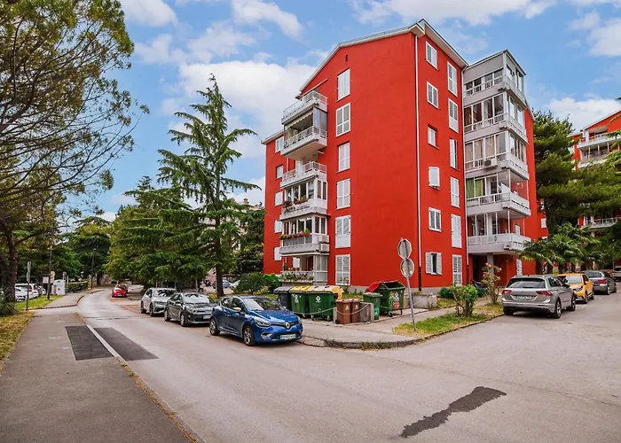 Апартаменты Elegant And Scenic Peaceful Portoroz - With Terrace Порторож